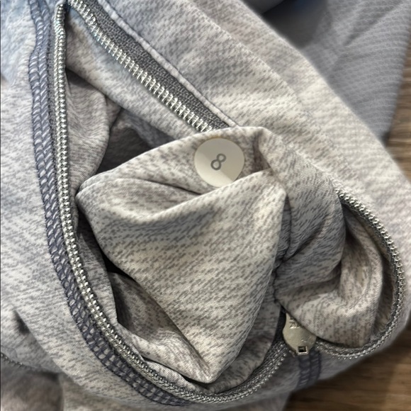 Lululemon Run White Fossil Nada Jacket Lightweight Running Women's Size 8 EUC - Picture 10 of 15